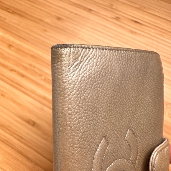 Authentic Chanel Caviar CC wallet in metallic - Picture 13 of 16